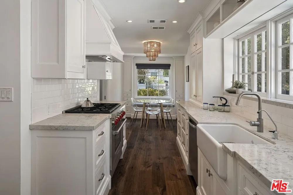 11332 Bolas Street Los Angeles, CA 90049