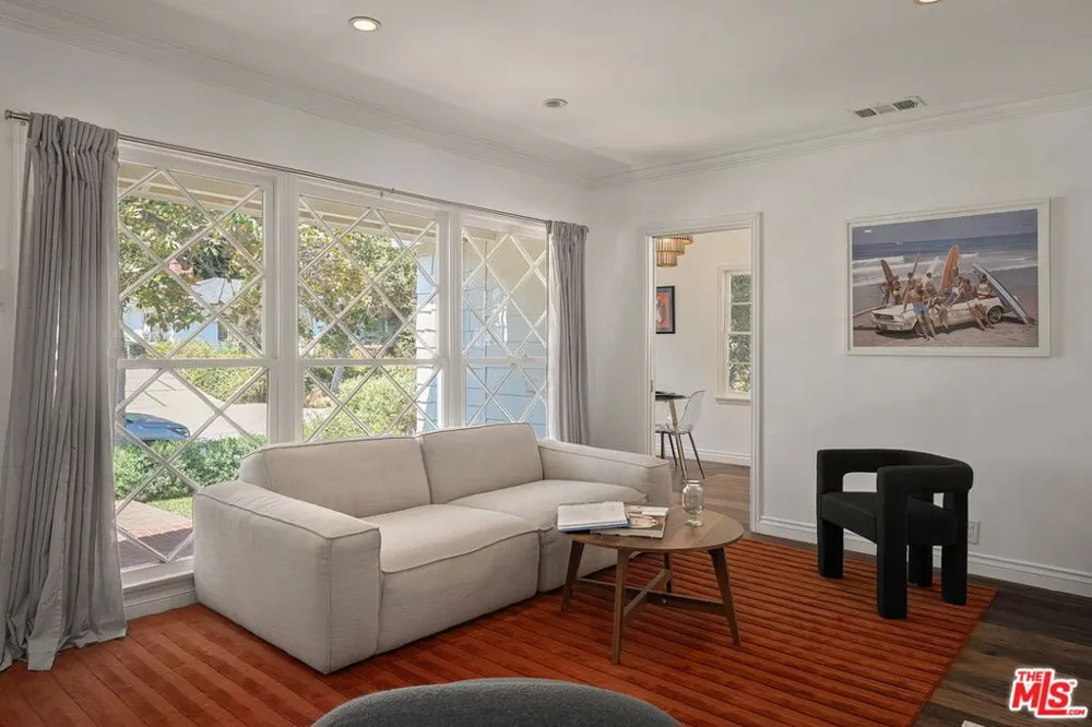 11332 Bolas Street Los Angeles, CA 90049