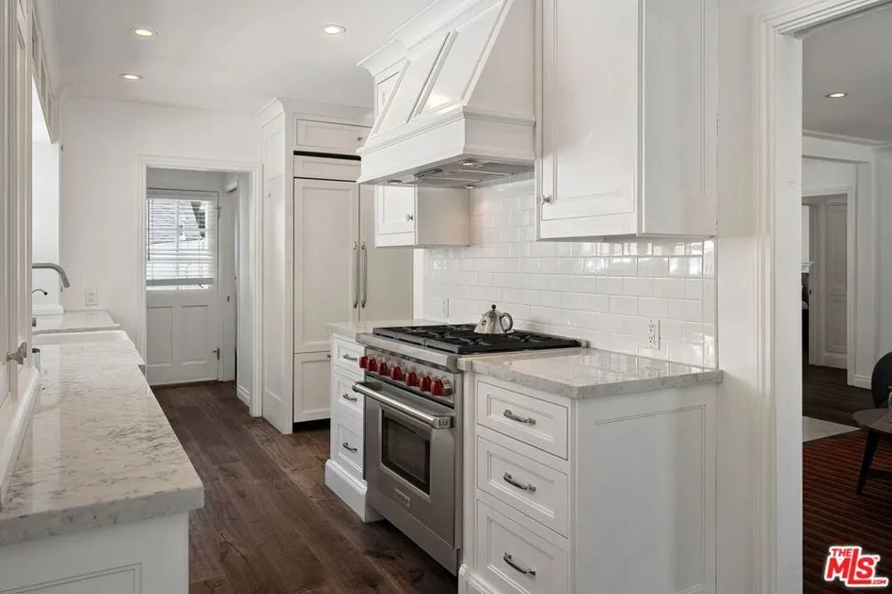 11332 Bolas Street Los Angeles, CA 90049