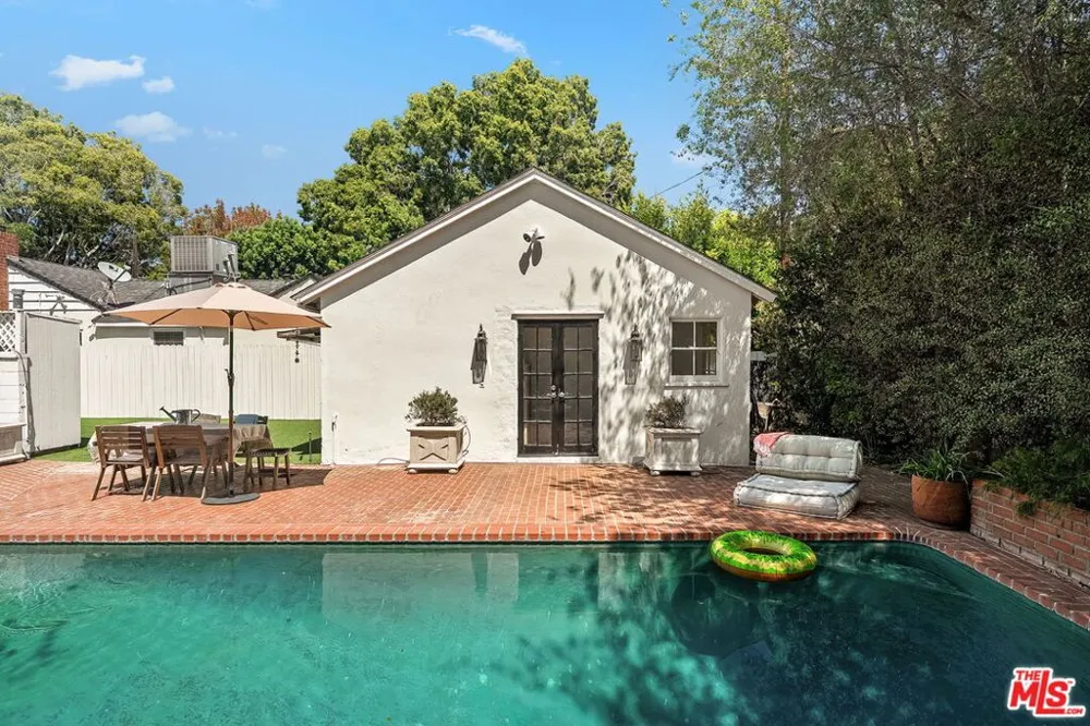 11332 Bolas Street Los Angeles, CA 90049