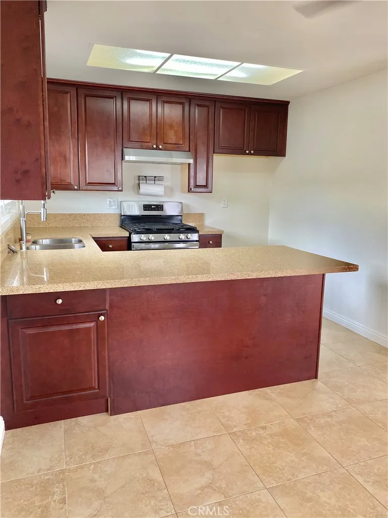 7112 Heil Avenue #4 Huntington Beach, CA 92647