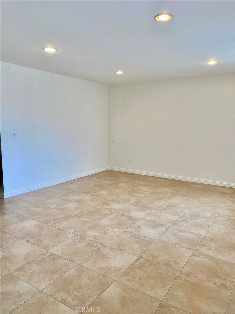 7112 Heil Avenue #4 Huntington Beach, CA 92647