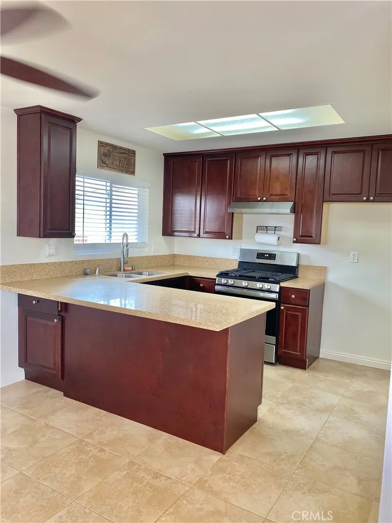 7112 Heil Avenue #4 Huntington Beach, CA 92647