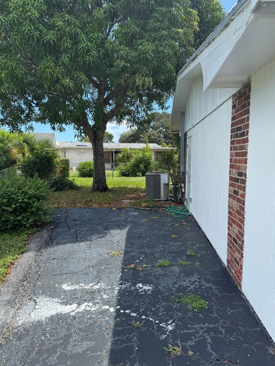 3651 BAHAMA ROAD 