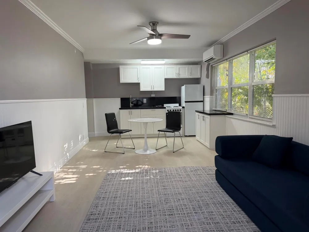 220 Washingtonia Avenue #E Lauderdale By The Sea, FL 33308