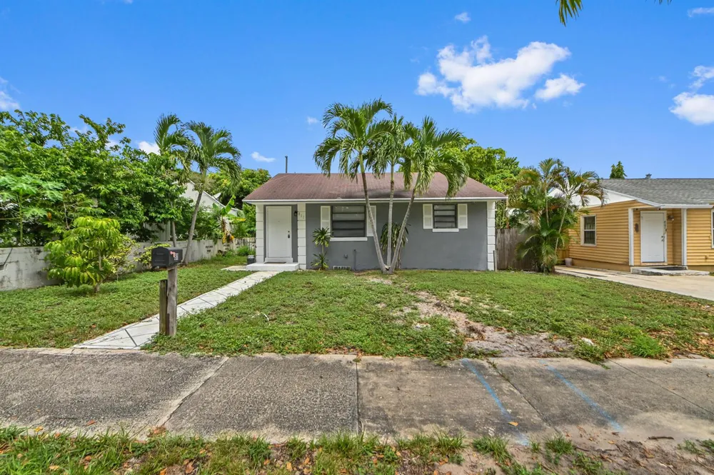 811 32nd Street West Palm Beach, FL 33407