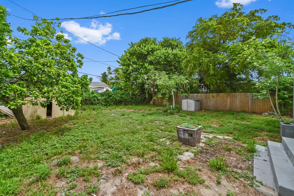 811 32nd Street West Palm Beach, FL 33407