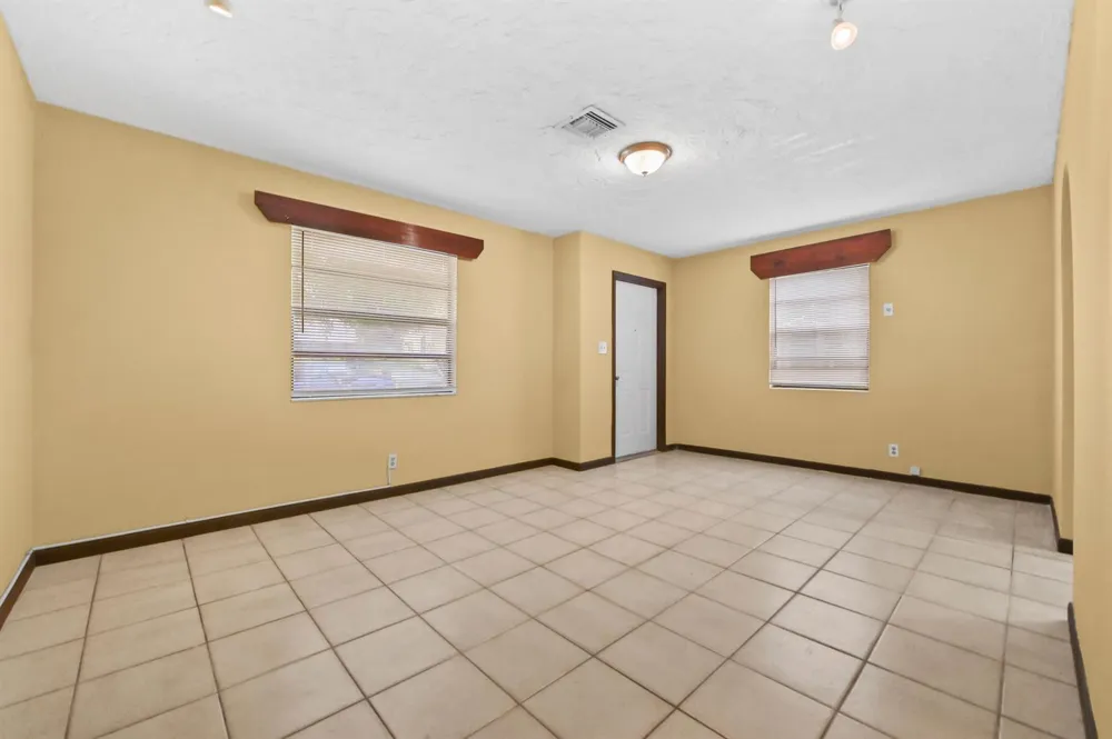 811 32nd Street West Palm Beach, FL 33407