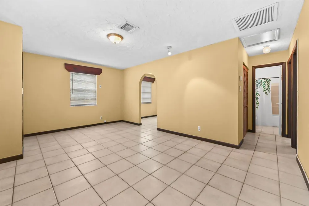 811 32nd Street West Palm Beach, FL 33407