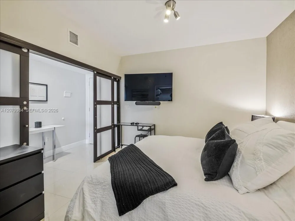 1830 S Ocean Dr #5009 Hallandale Beach, FL 33009