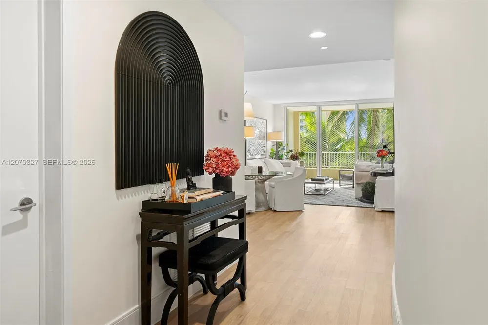 717 Crandon Blvd #407 Key Biscayne, FL 33149