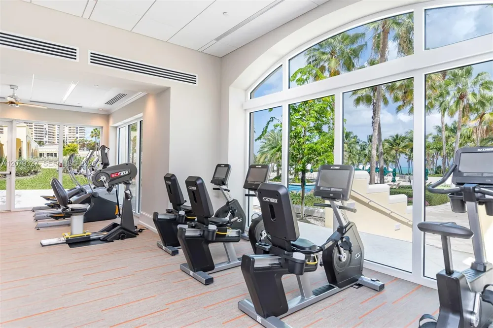 717 Crandon Blvd #407 Key Biscayne, FL 33149
