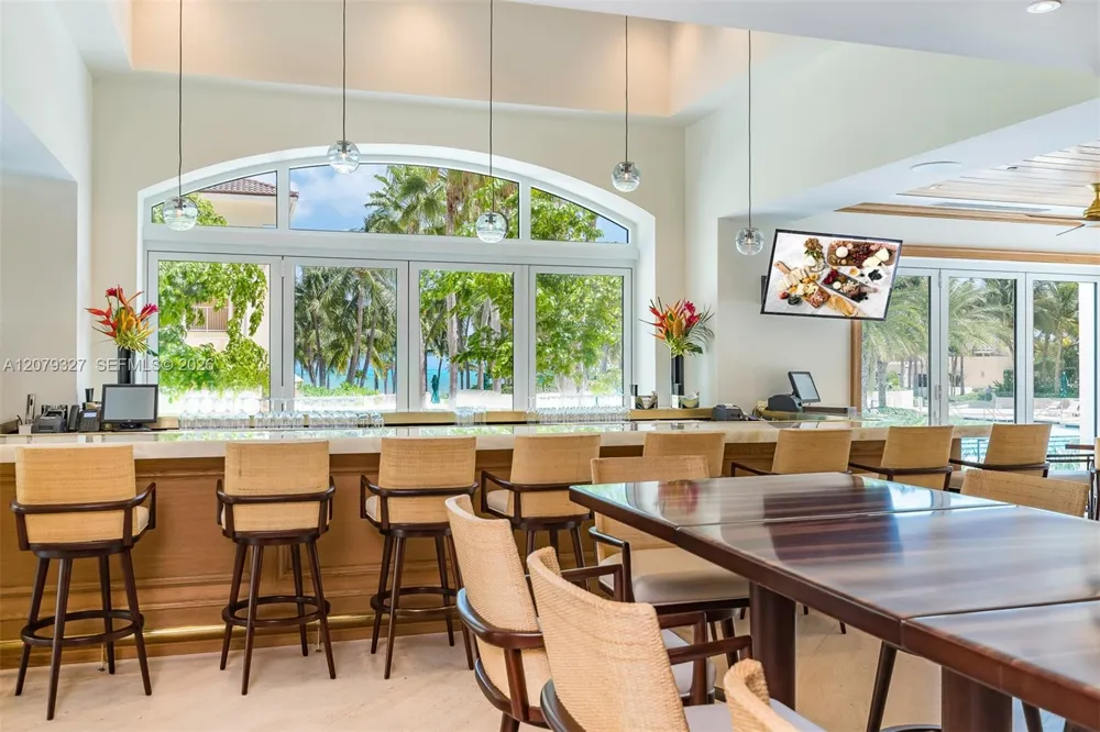717 Crandon Blvd #407 Key Biscayne, FL 33149