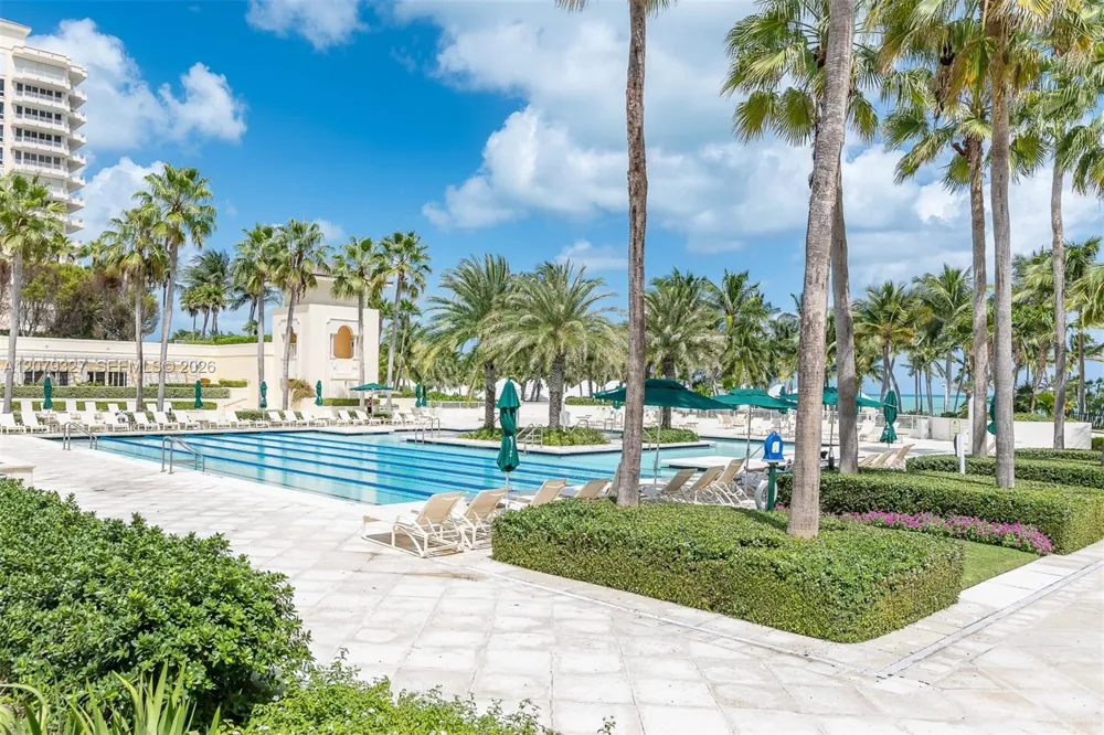 717 Crandon Blvd #407 Key Biscayne, FL 33149