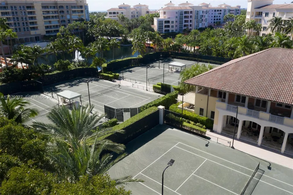 717 Crandon Blvd #407 Key Biscayne, FL 33149