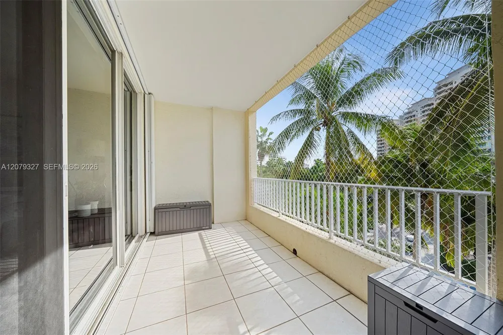 717 Crandon Blvd #407 Key Biscayne, FL 33149