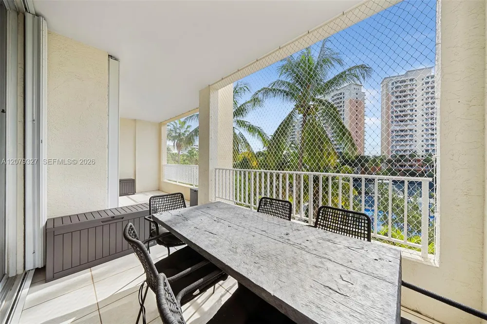 717 Crandon Blvd #407 Key Biscayne, FL 33149