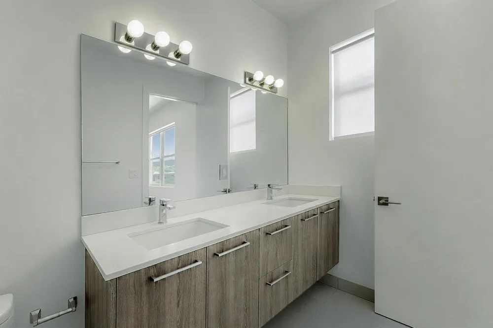 405 NE 35TH COURT #2 Oakland Park, FL 33334