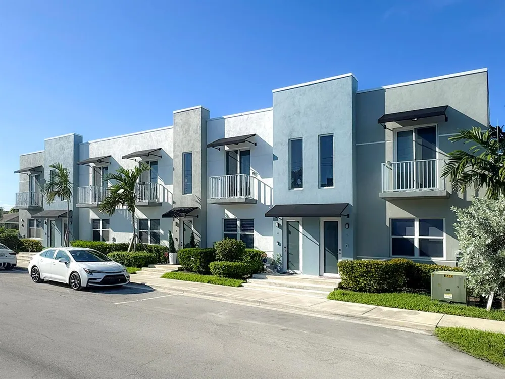 405 NE 35TH COURT #2 Oakland Park, FL 33334