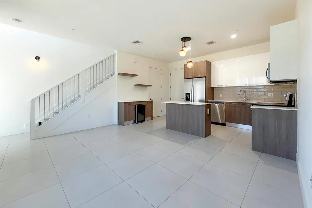 405 NE 35TH COURT #2 Oakland Park, FL 33334