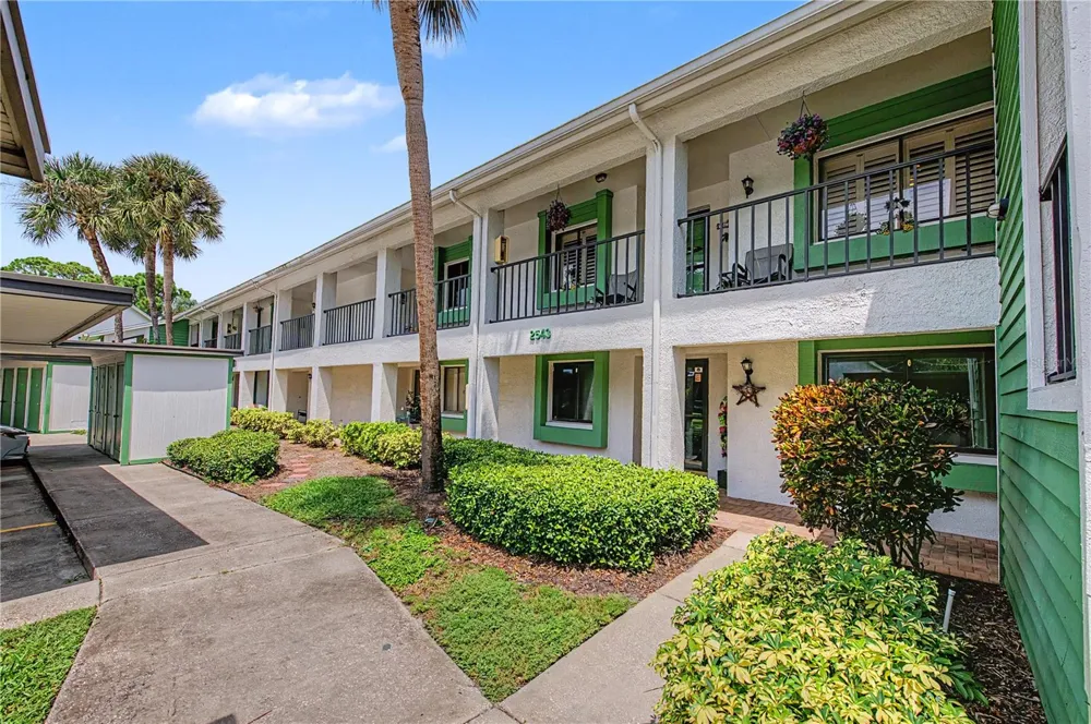2543 ROYAL PINES CIRCLE #17K Clearwater, FL 33763