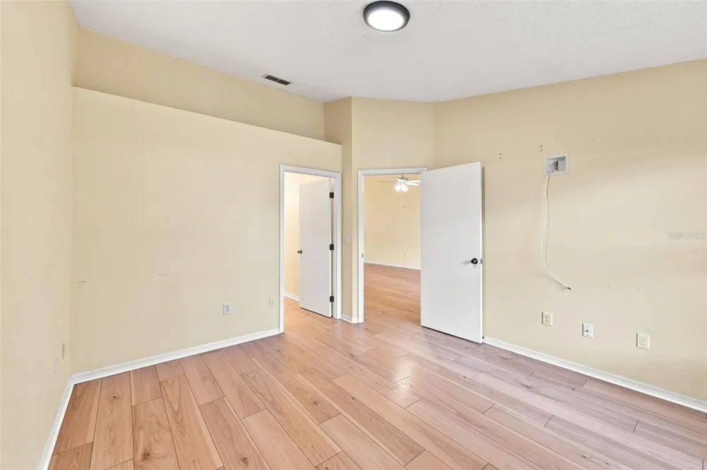 2472 NANTUCKET HARBOR LOOP Sun City Center, FL 33573