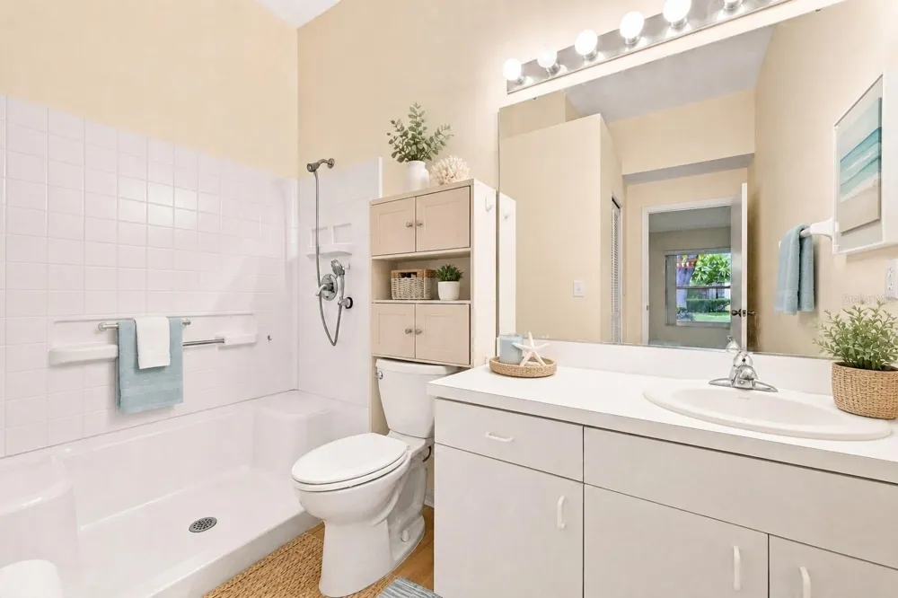 2472 NANTUCKET HARBOR LOOP Sun City Center, FL 33573
