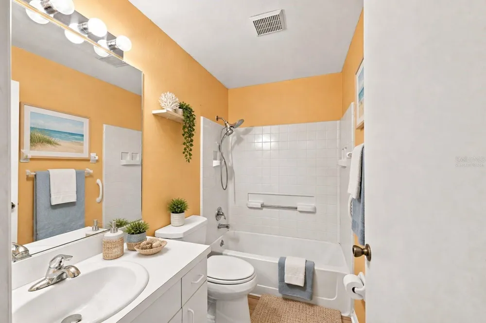 2472 NANTUCKET HARBOR LOOP Sun City Center, FL 33573