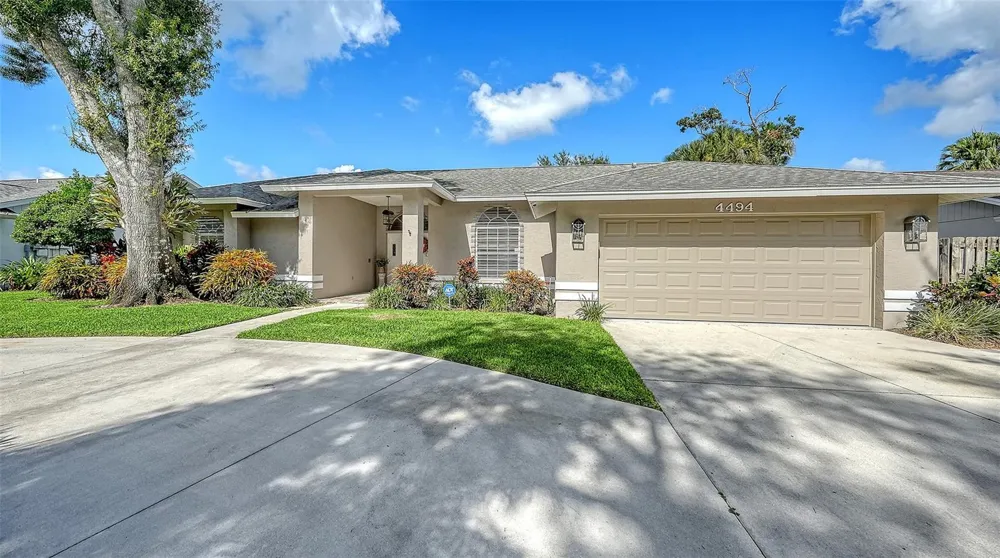 4494 DIAMOND CIRCLE E Sarasota, FL 34233