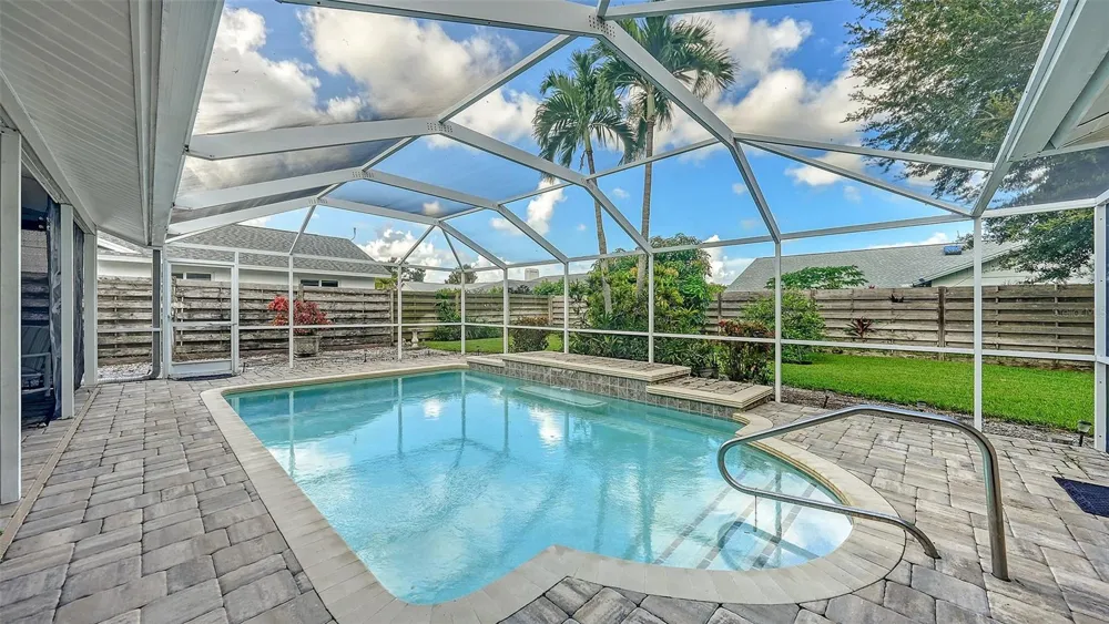 4494 DIAMOND CIRCLE E Sarasota, FL 34233