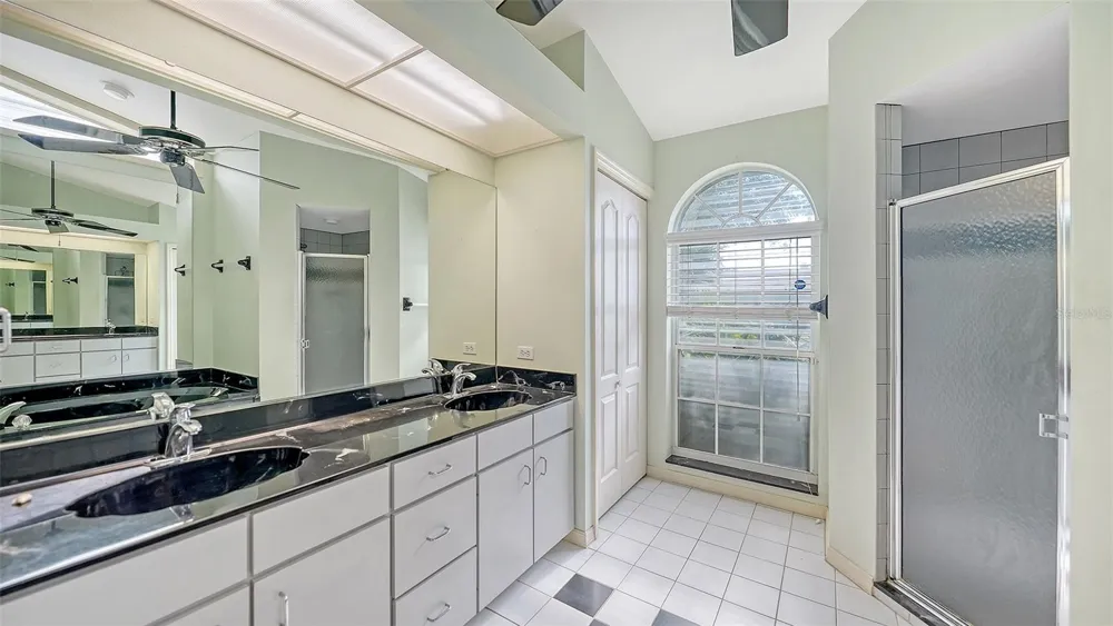 4494 DIAMOND CIRCLE E Sarasota, FL 34233
