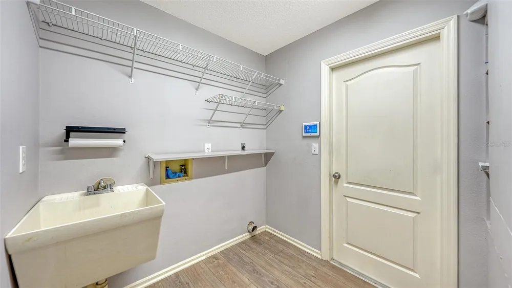 4494 DIAMOND CIRCLE E Sarasota, FL 34233