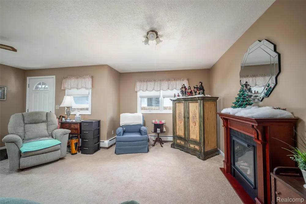 335 Oriole Street Lapeer City, MI 48446