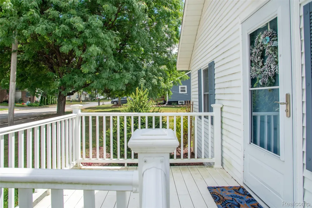 335 Oriole Street Lapeer City, MI 48446