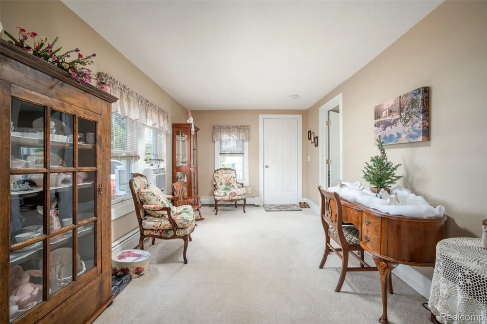 335 Oriole Street Lapeer City, MI 48446
