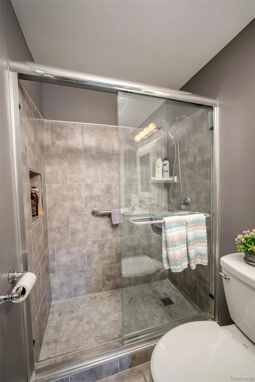 335 Oriole Street Lapeer City, MI 48446
