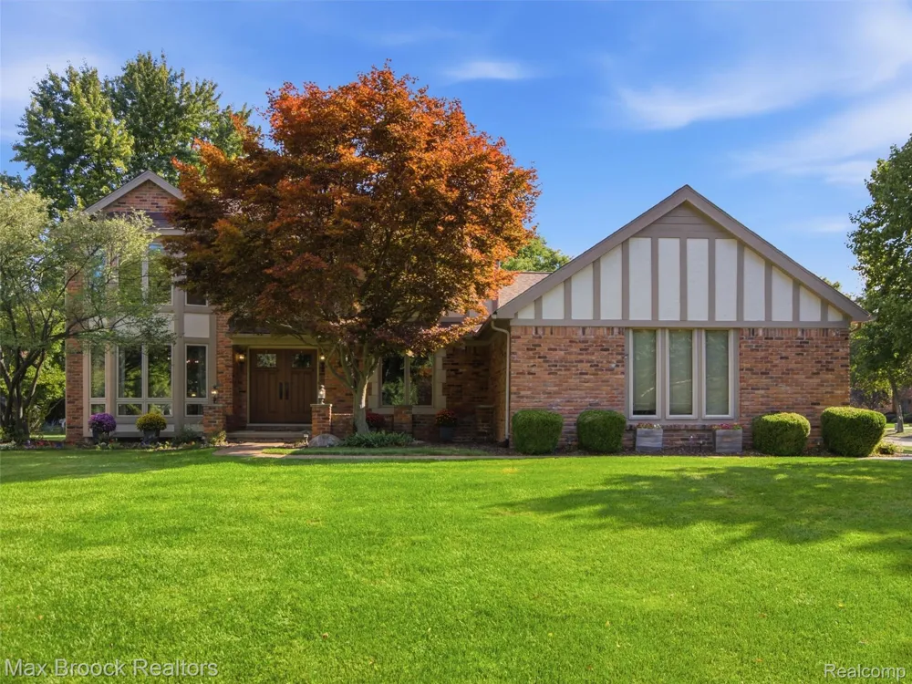 1664 White Birch Court Troy City, MI 48098