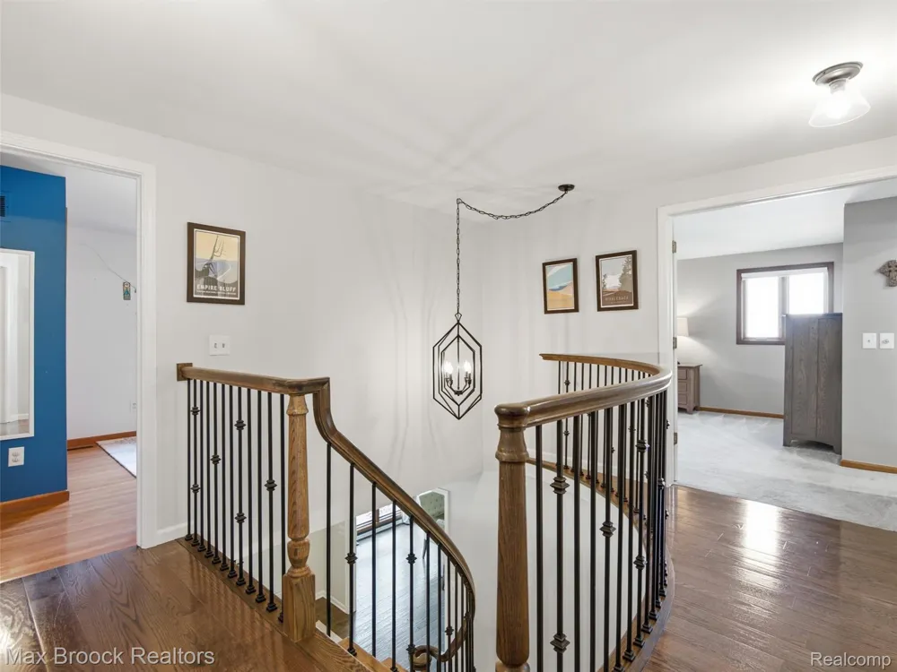 1664 White Birch Court Troy City, MI 48098