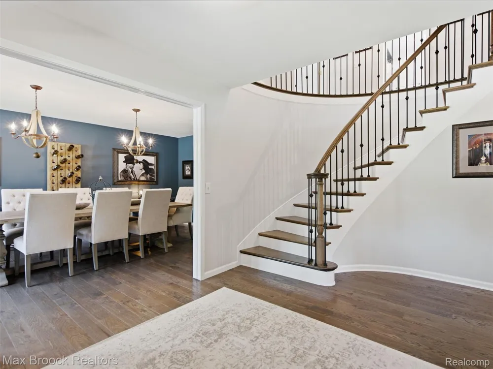 1664 White Birch Court Troy City, MI 48098