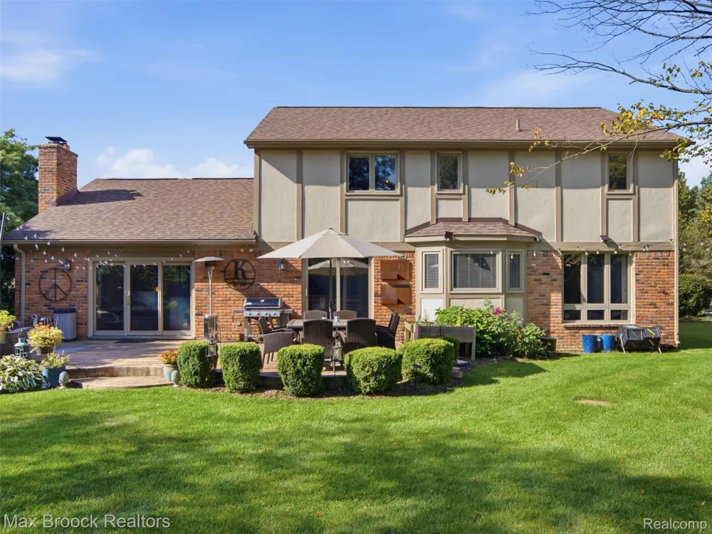 1664 White Birch Court Troy City, MI 48098