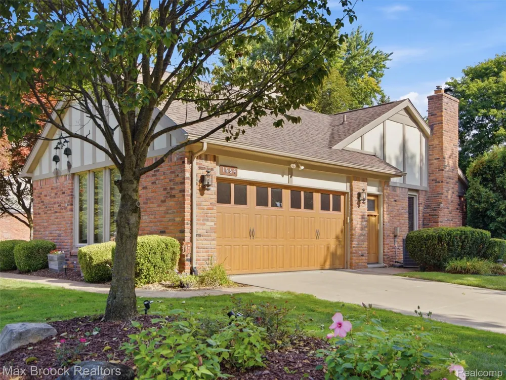 1664 White Birch Court Troy City, MI 48098