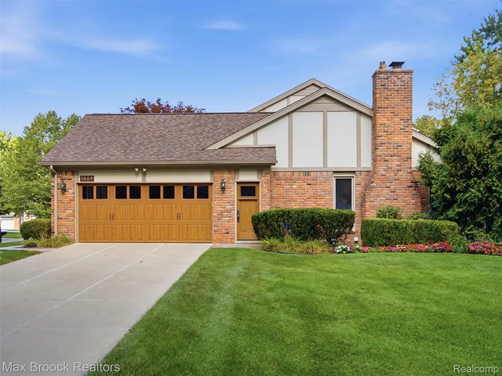 1664 White Birch Court Troy City, MI 48098