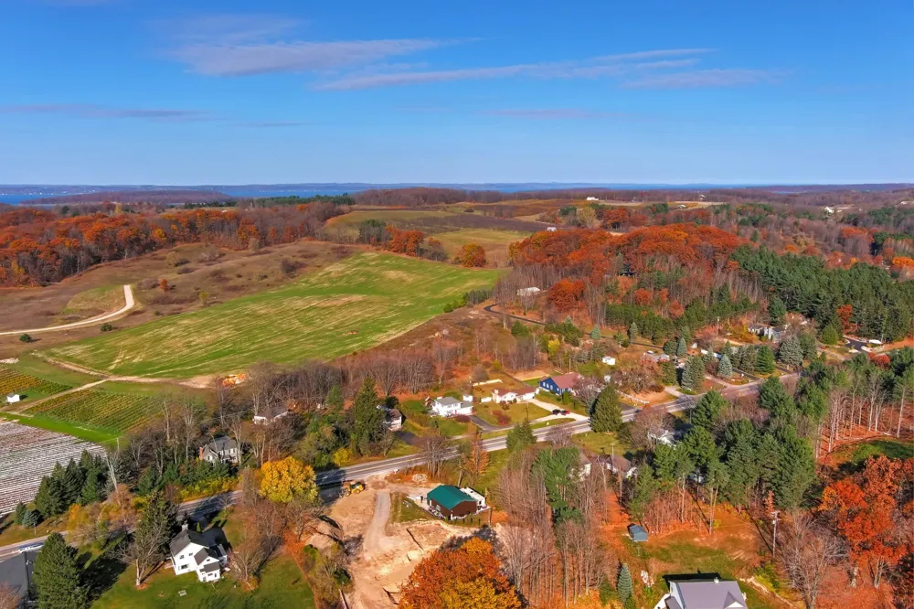 10555 Center Road Peninsula Township, MI 49686