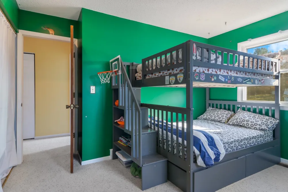 10555 Center Road Peninsula Township, MI 49686
