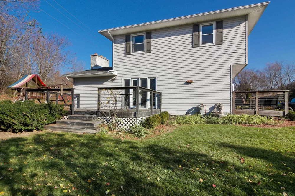 10555 Center Road Peninsula Township, MI 49686