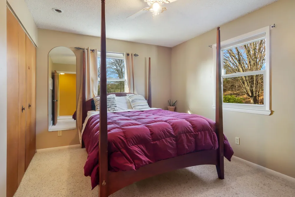 10555 Center Road Peninsula Township, MI 49686