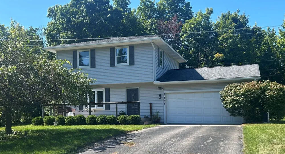 10555 Center Road Peninsula Township, MI 49686