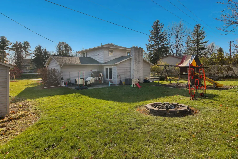 10555 Center Road Peninsula Township, MI 49686