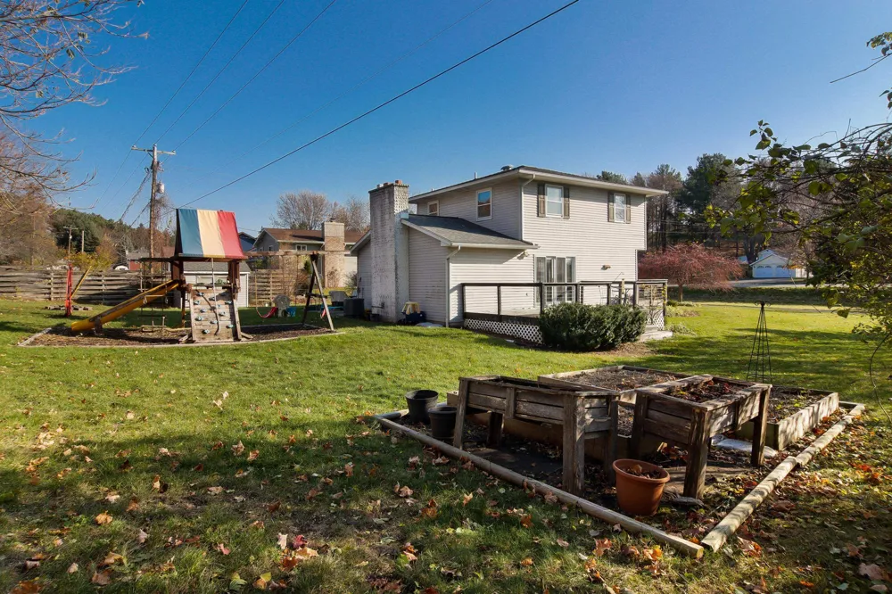 10555 Center Road Peninsula Township, MI 49686