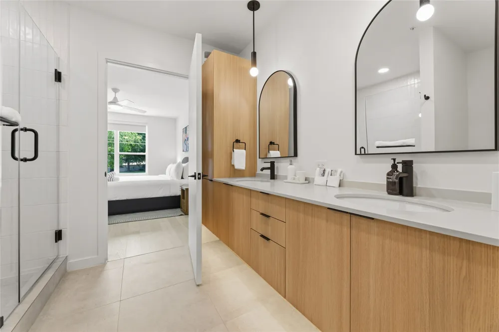 2323 S Lamar Boulevard #237 Austin, TX 78704